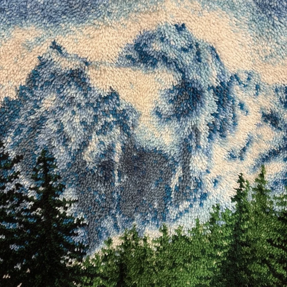 WonderArt Caron Latch Hook Mountain High 30